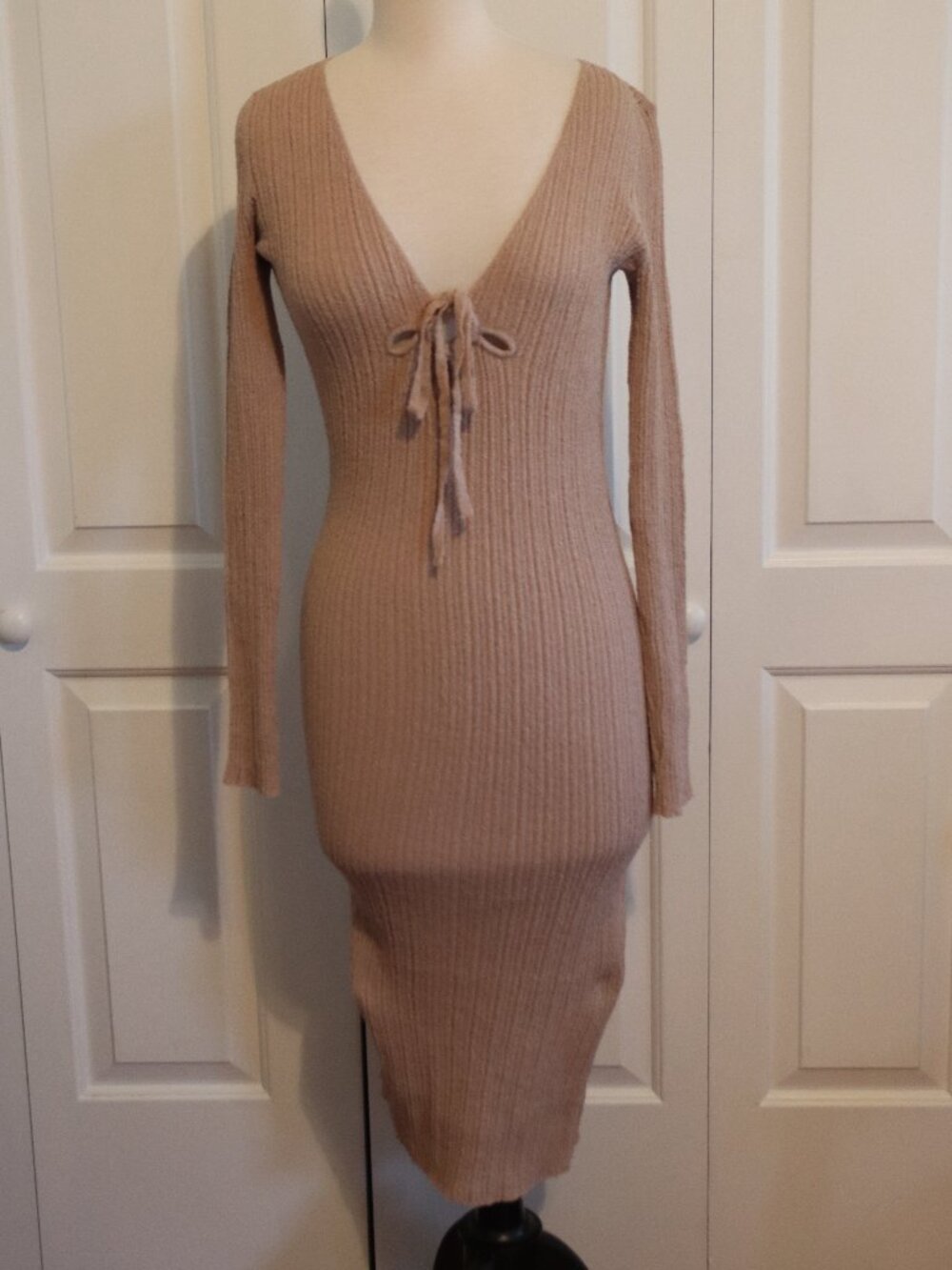 Pol Ribbed Bodycon Dress V-Neck Tie Front Long Sleeves Size Medium